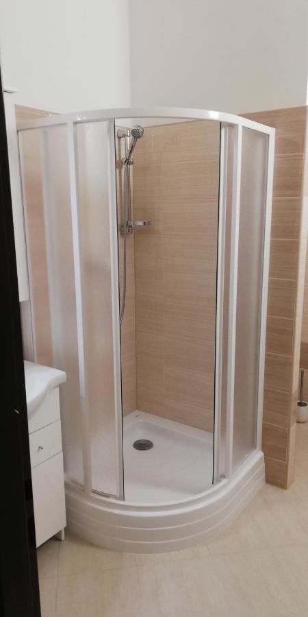 Booking Trzni Decin Esterno foto